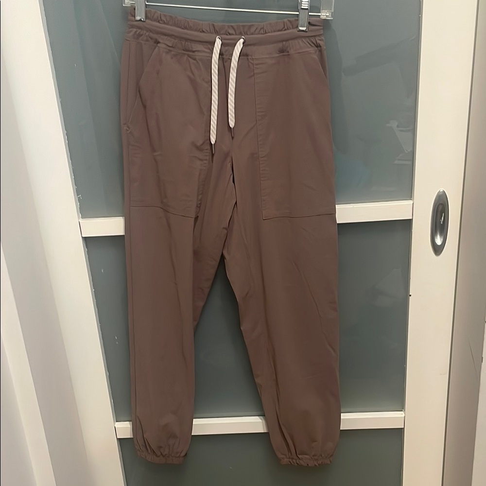Vuori Gray Jogger Pants, XS Excellent condition
